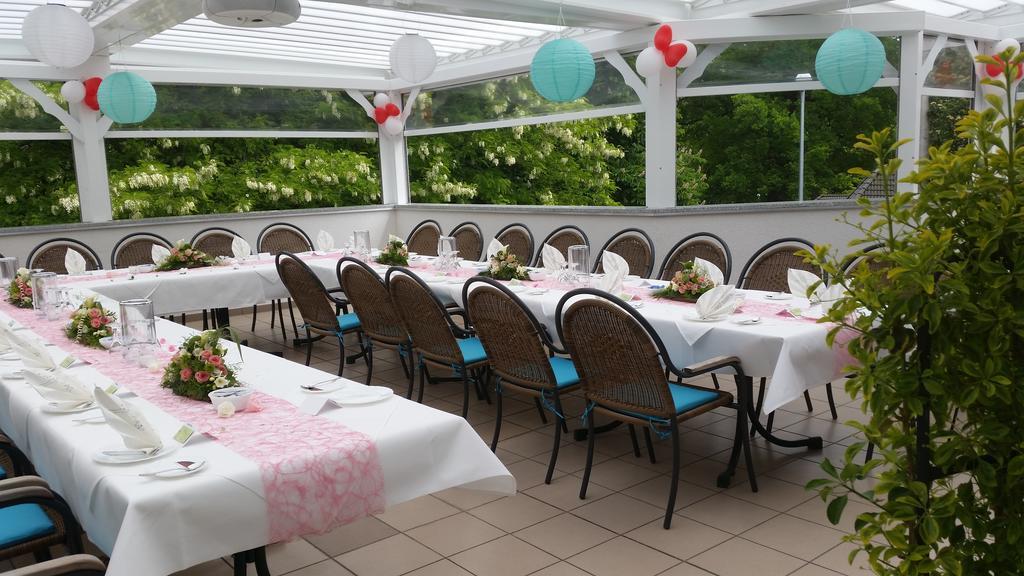 Hotel & Restaurant Park Cafe Isa Эрфурт Экстерьер фото