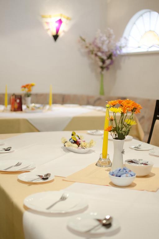 Hotel & Restaurant Park Cafe Isa Эрфурт Экстерьер фото