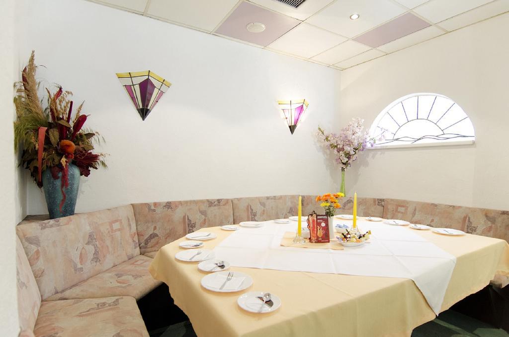 Hotel & Restaurant Park Cafe Isa Эрфурт Экстерьер фото