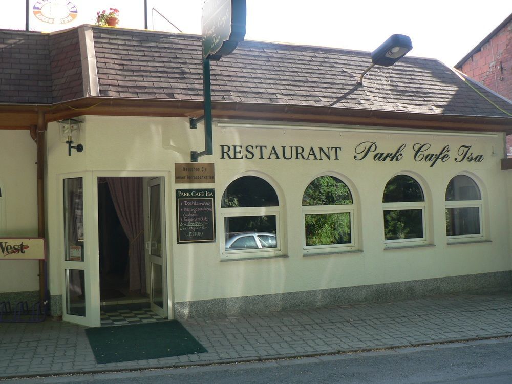 Hotel & Restaurant Park Cafe Isa Эрфурт Экстерьер фото